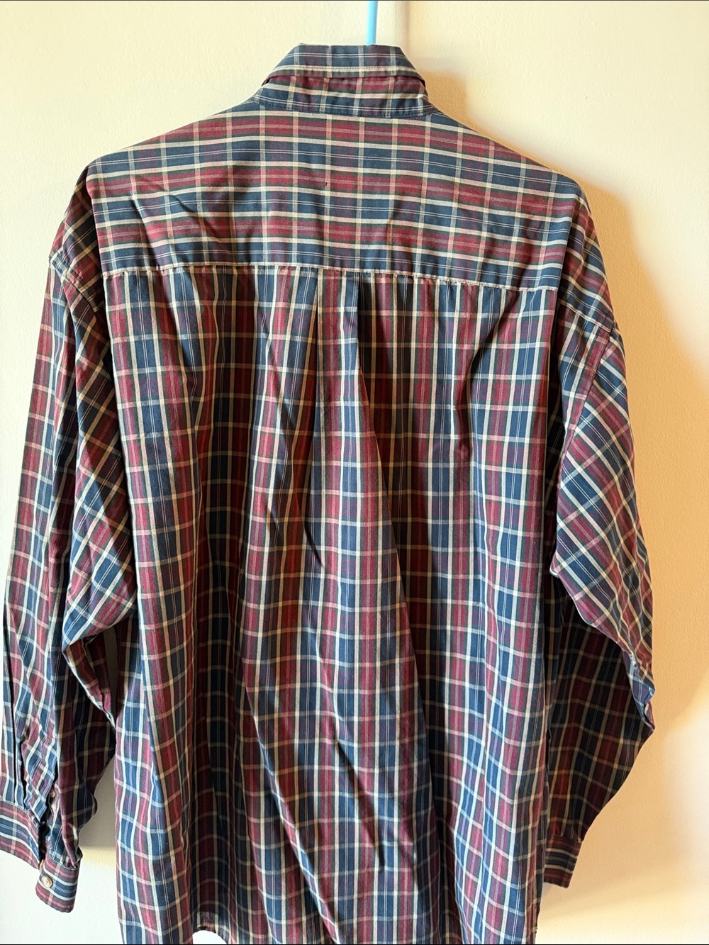 Van Heusen Men's Burgundy and Navy Plaid Button-Down Shirt. Size XL - Picture 4 of 4